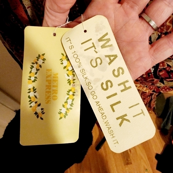 NWT Metro Express 100% Silk Brown Tribal Design Button Up Shirt Women's M Fall - Picture 7 of 10